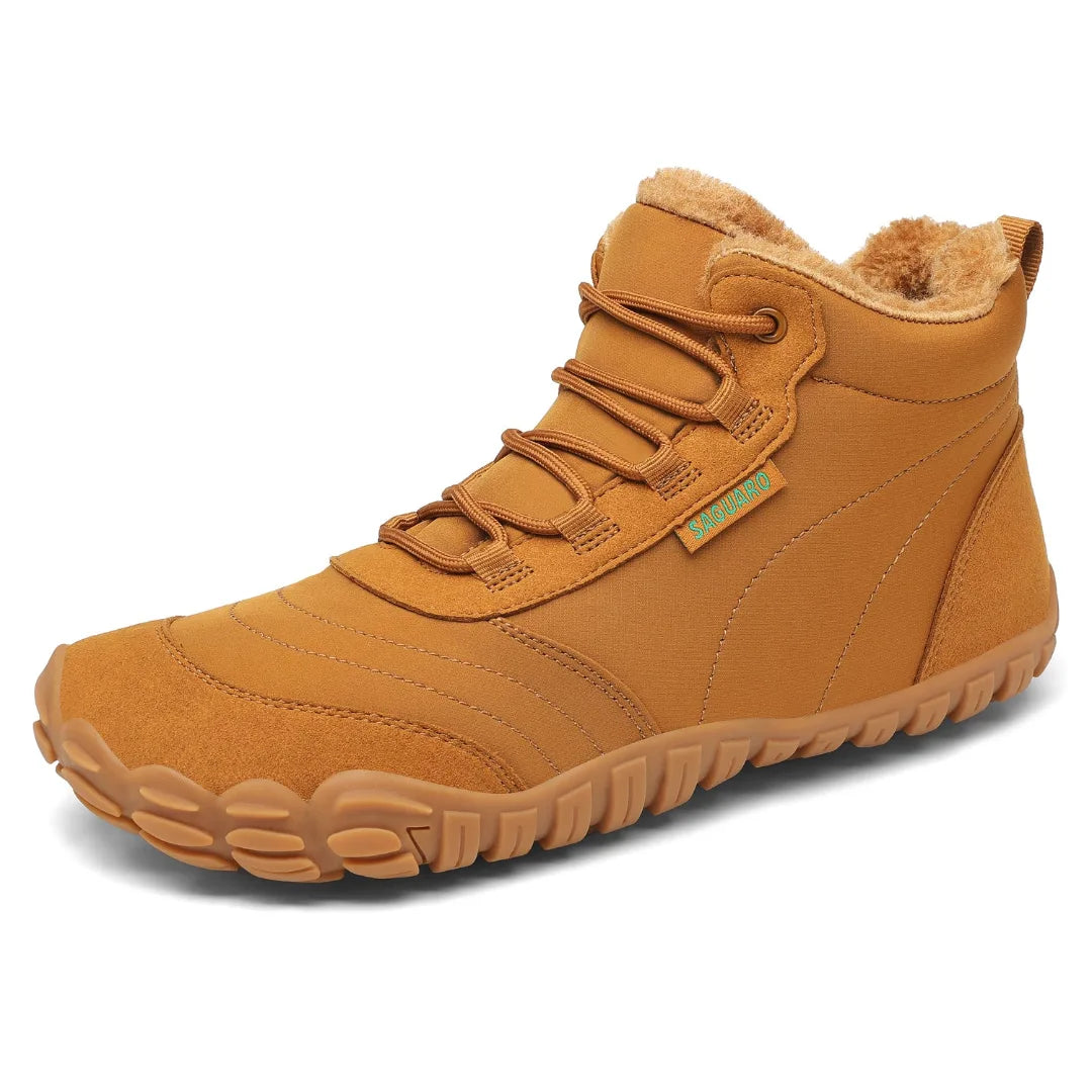 Botines barefoot mujer Saguaro Will II café con forro térmico y suela flexible.