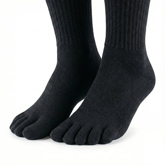 Calcetines negros de dedos separados largos, básicos y elegantes.