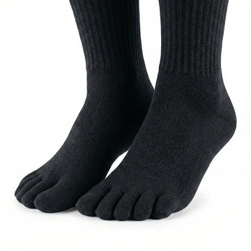 Calcetines negros de dedos separados largos, básicos y elegantes.