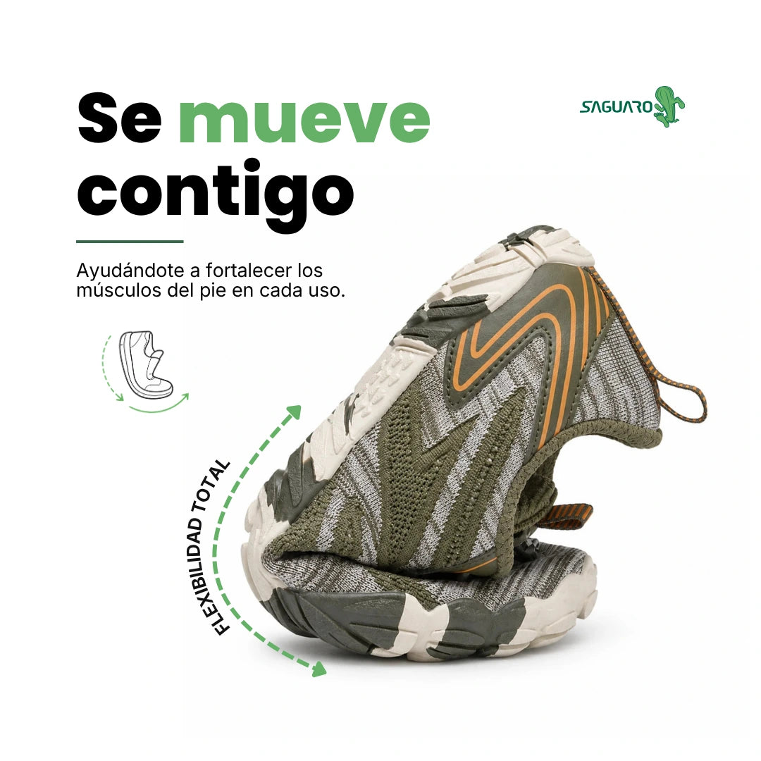 Zapatilla deportiva verde totalmente torsionada demostrando su gran flexibilidad técnica.