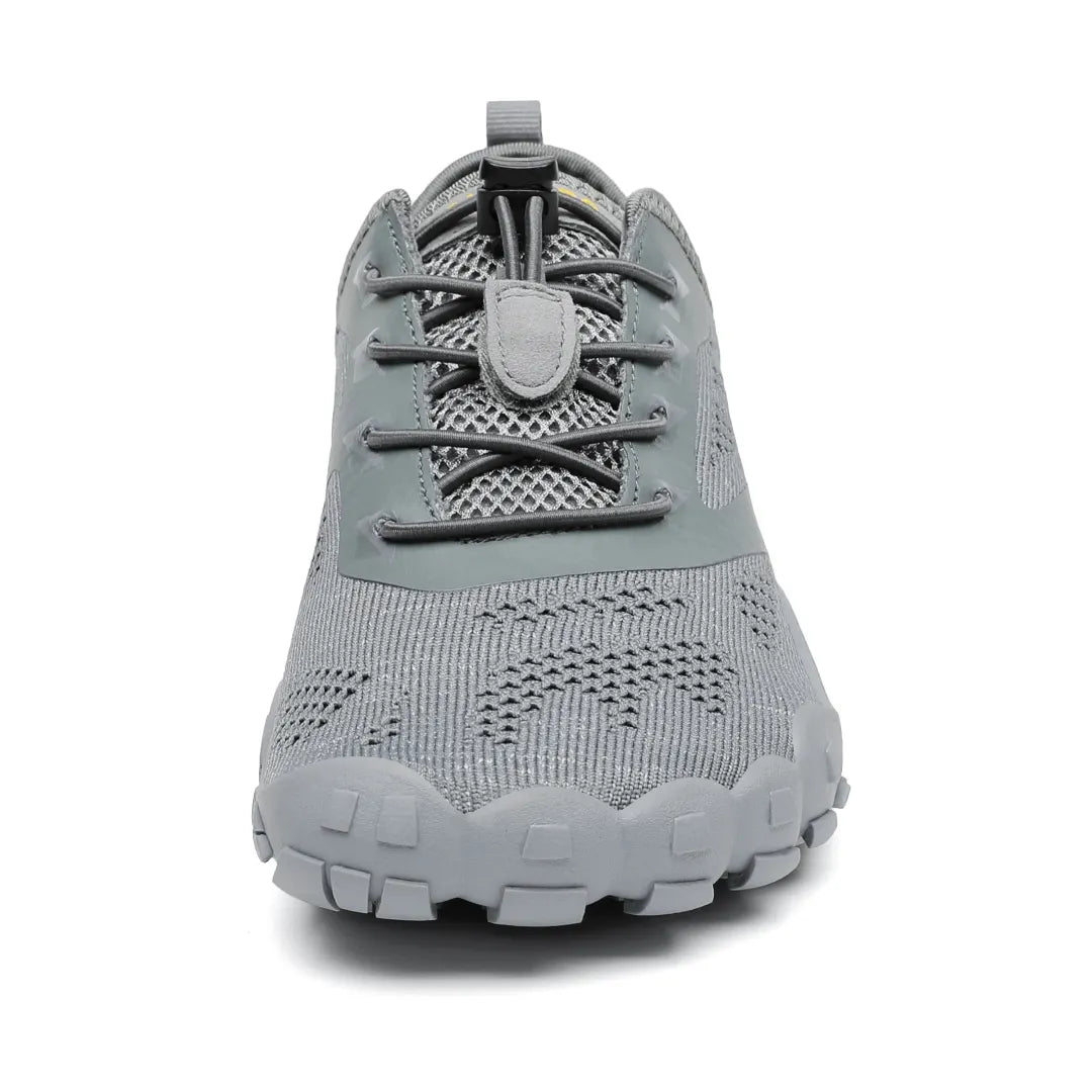 Zapatillas Smart I grises vista frontal destacando puntera ancha ergonómica.