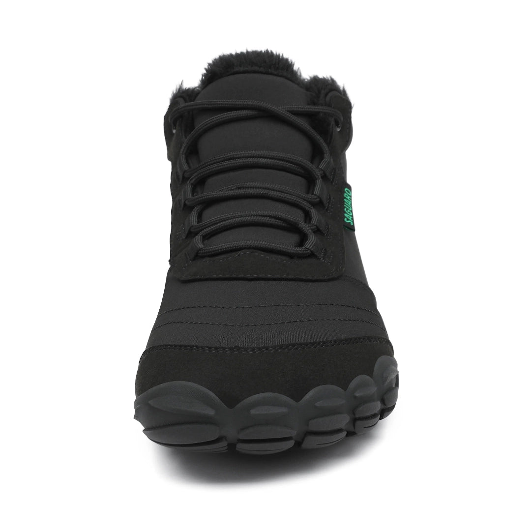 Zapatillas anchas de invierno con puntera reforzada para proteger los dedos del frío.
