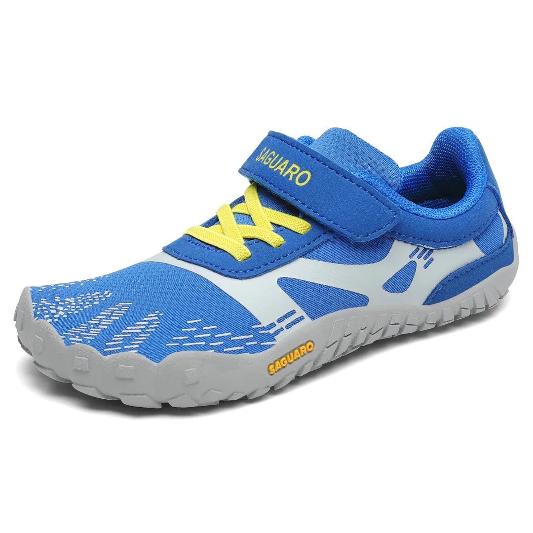 Zapatillas barefoot para niño color azul, calzado respetuoso para juegos al aire libre.