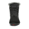 Vista frontal con cordones elásticos técnicos en zapatos minimalistas para nieve.